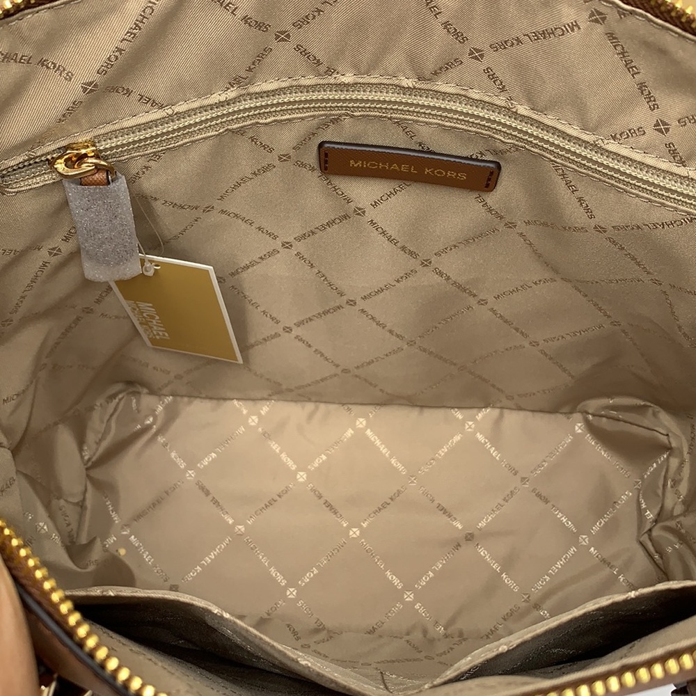 MICHAEL KORS Charlotte Large Leather Top-Zip Tote - Picture 11 of 15
